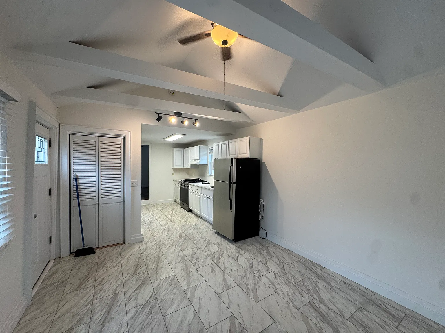 1 bed, $2,550 — Photo 4