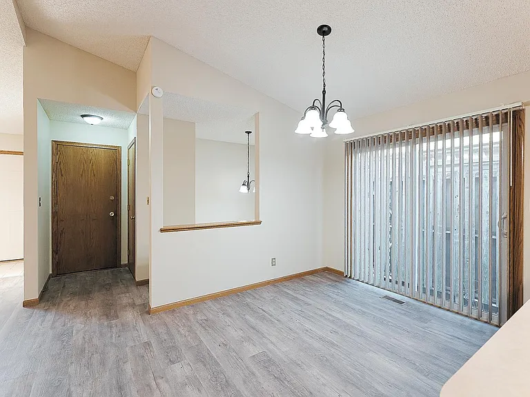 3222 S 51st Pl — Photo 5