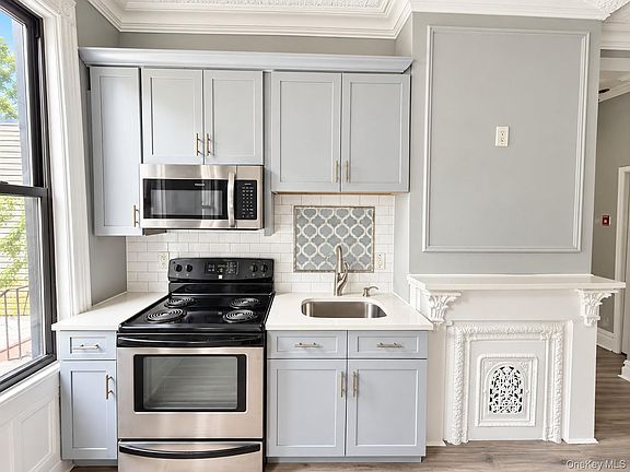 4th image of 286 Hemlock St #1