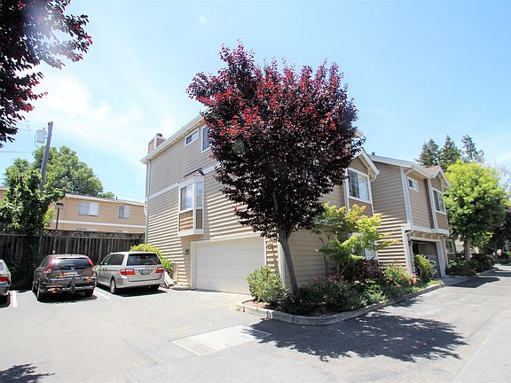 3rd image of 20662 Gardenside Cir