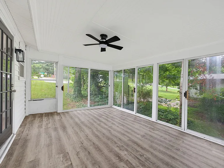 3051 Highland Dr SE — Photo 25