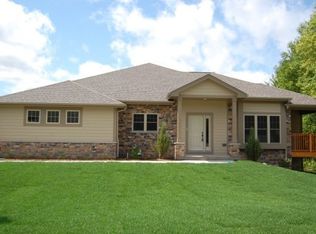 N57W17948 Tall Pines Cir, Menomonee Falls, WI 53051