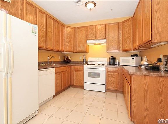 2nd image of 166 Kettles Ln