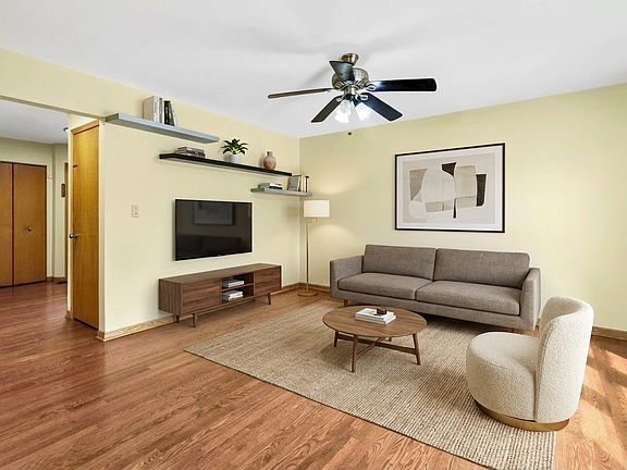 3rd image of 2153 Laurel Ave