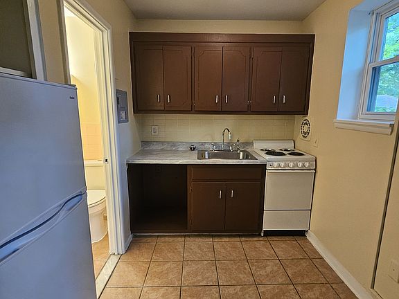 3rd image of 152 Fountain St #2H1