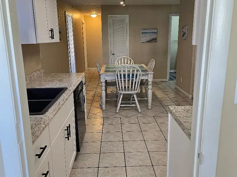 777 Robin Ave — Photo 25