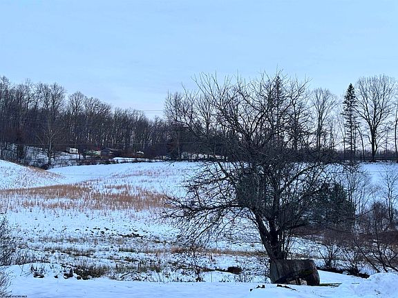 4th image of 1021B Clover Run Rd
