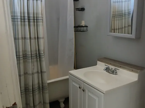 321 Oak St #4, Palatka, FL 32177
