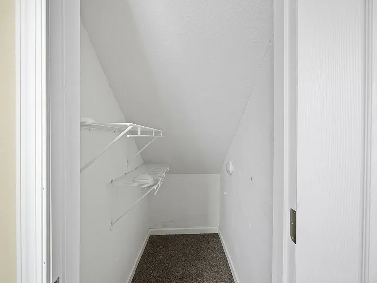 831 W 35th St — Photo 23