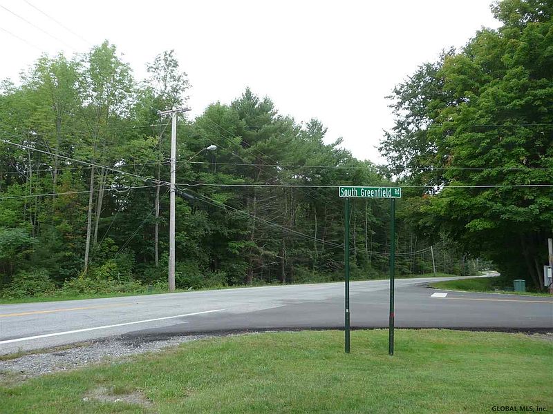4th image of 130 MIDDLE GROVE Road
