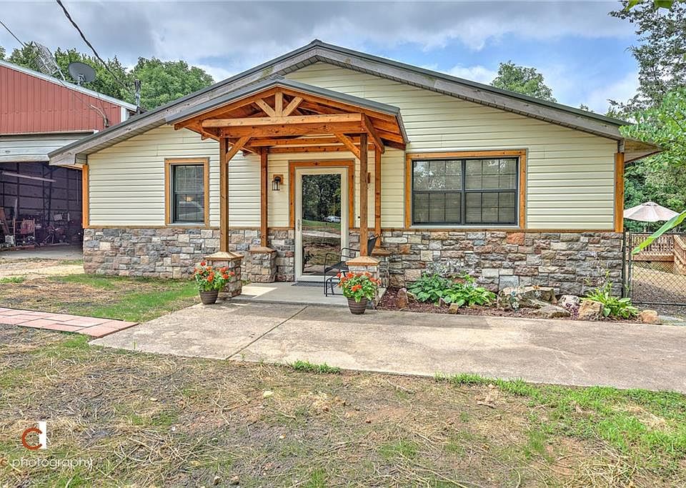 1st image of 10045 Daisy Ln