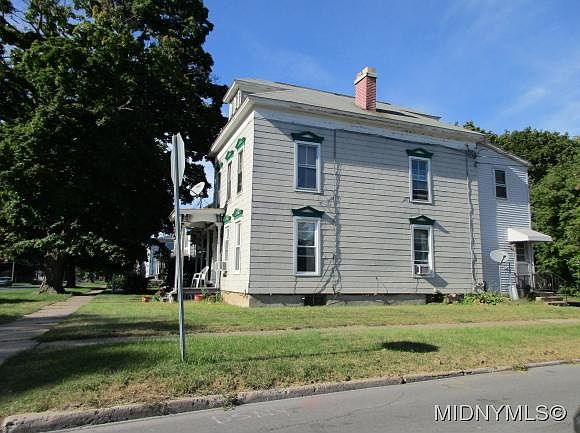 2nd image of 174 Main St