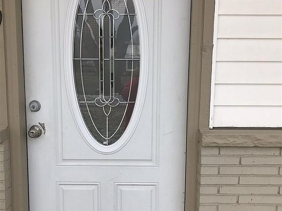 2nd image of 669 Harrington St