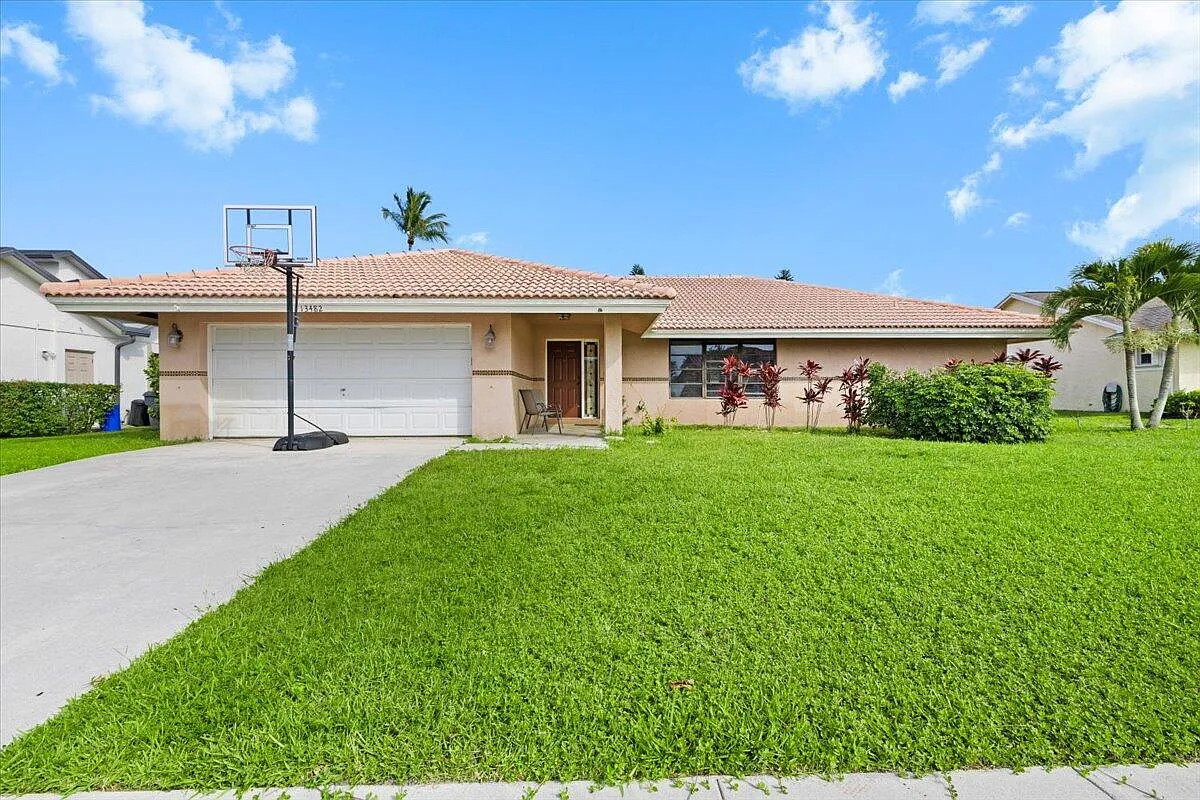 3 bed, 2.0 bath, 1798 sqft, $8,000 — Photo 1