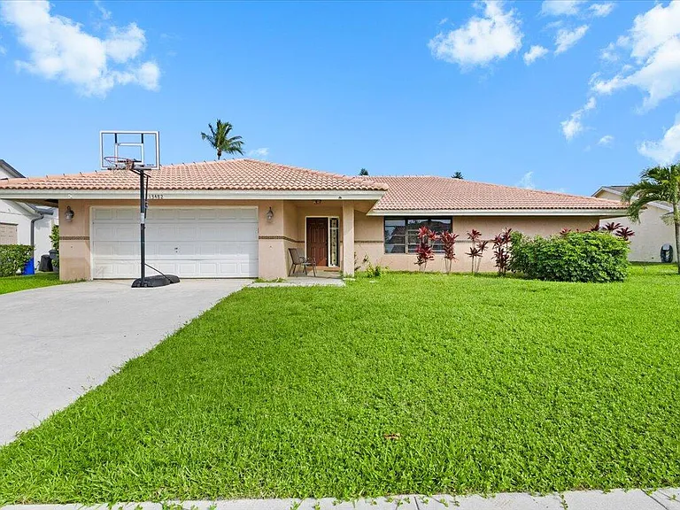 13482 Columbine Ave — Photo 1
