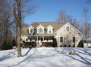 15 Maplecrest Dr, Danbury, CT 06811
