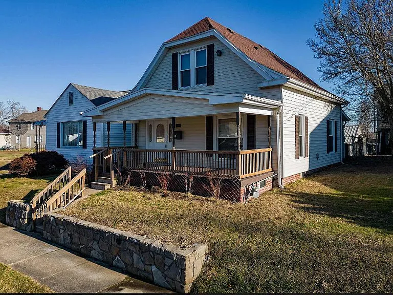 120 Cedar St — Photo 1