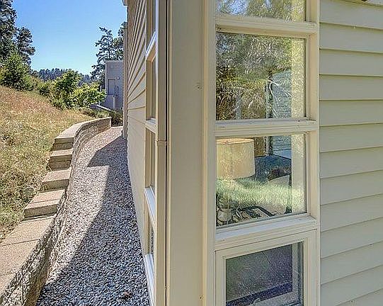 East bedroom exterior