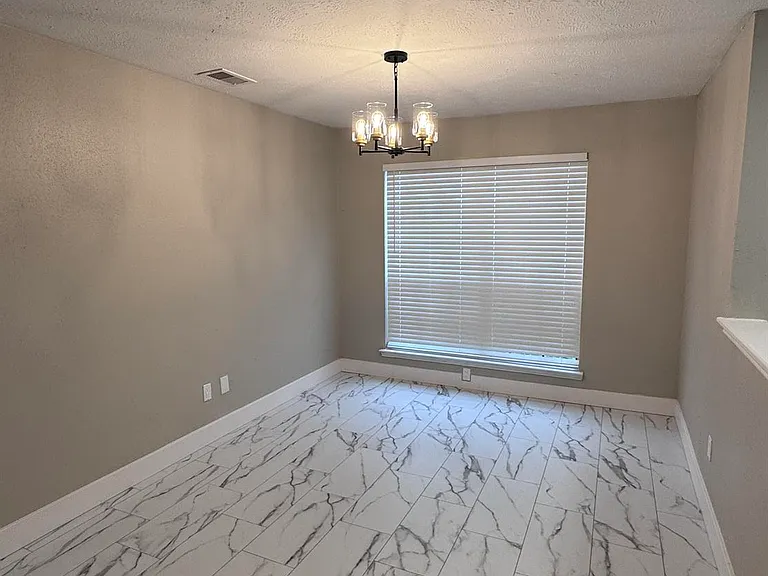 7722 Covington Dr — Photo 5