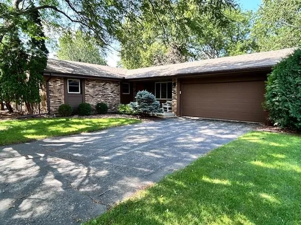 5615 Weymouth Dr, Rockford, IL 61114