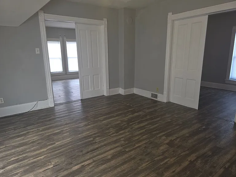 1221 Ford St — Photo 9