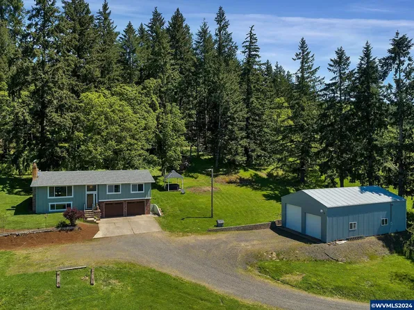 5496 Spring Cliff Ln NE, Scotts Mills, OR 97375