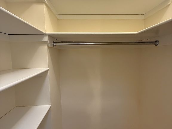 5th image of 95 Christopher St APT 1B