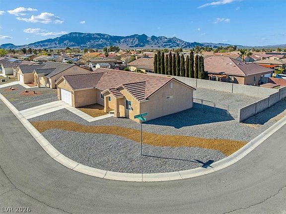 3rd image of 690 Lampshire Ln