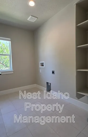 1939 N Danish Ln — Photo 16