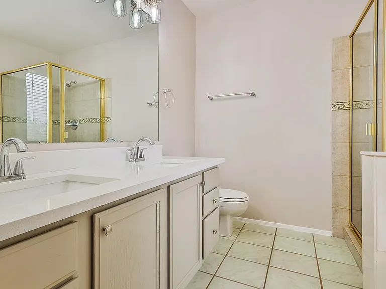 942 E Whitten St — Photo 11