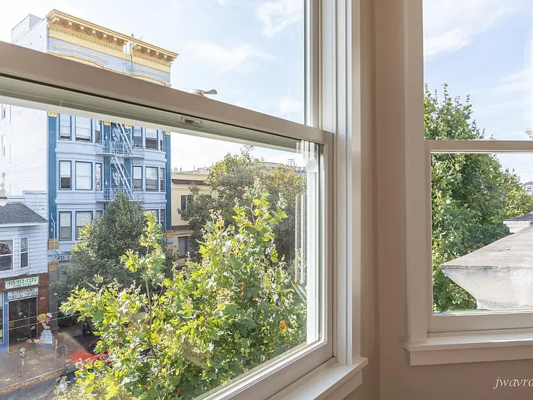 537 Valencia St #4 — Photo 6