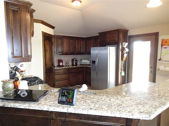 5th image of 317 Starshine Dr