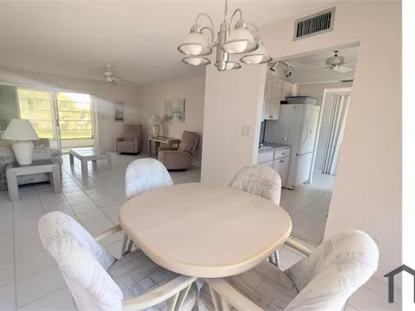 2 Golfs Edge APT D, West Palm Beach, FL 33417