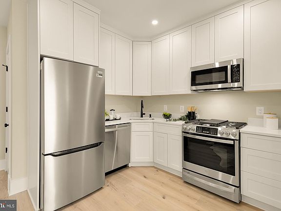 4th image of 1319 11th St NW #7