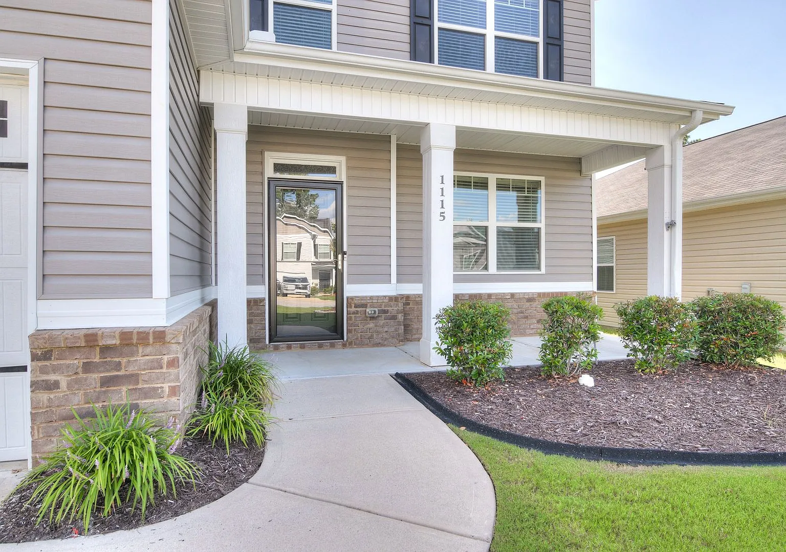 5 Bedroom 3.5 Bathroom Home in Haynes Station — Photo 2
