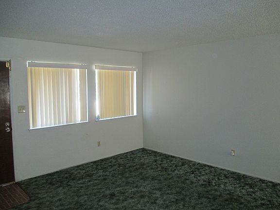 3rd image of 114 Cindy Ln