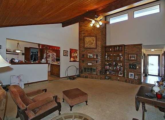 2nd image of 2109 Brookwood Dr