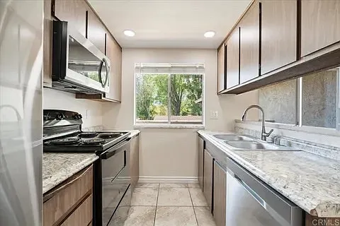 2 bed, 945 sqft, $2,900 — Photo 4