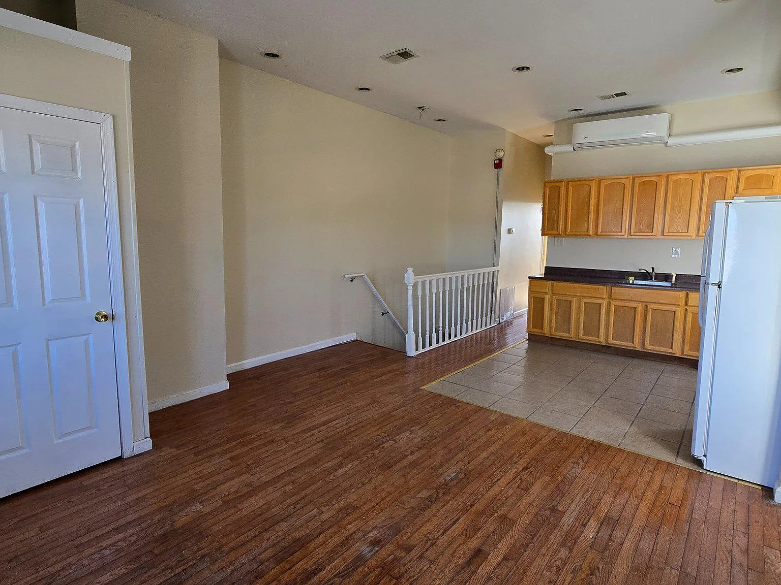 1 bed, 1.0 bath, 2616 sqft, $975 — Photo 4