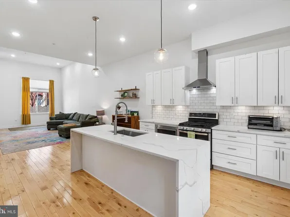 2720 W Cabot St, Philadelphia, PA 19121