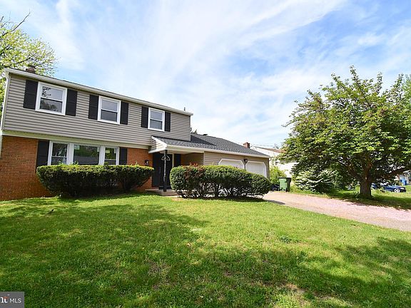 3rd image of 11 Orchid Ln