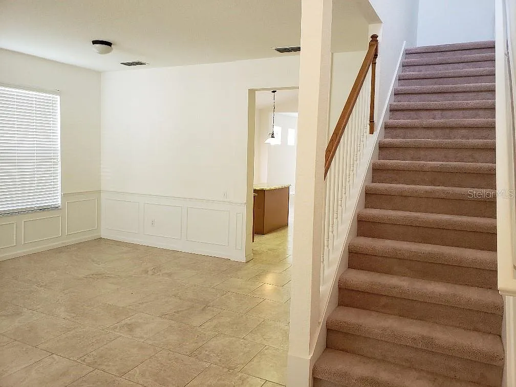 4 bed, 2190 sqft, $2,995 — Photo 2