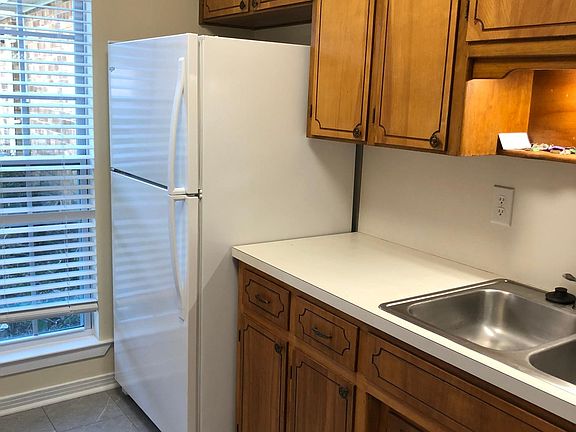 2nd image of 8101 Tippin Ave