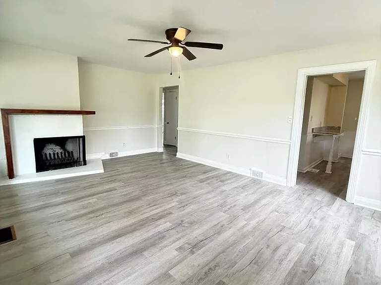 2910 Westfield Rd — Photo 3
