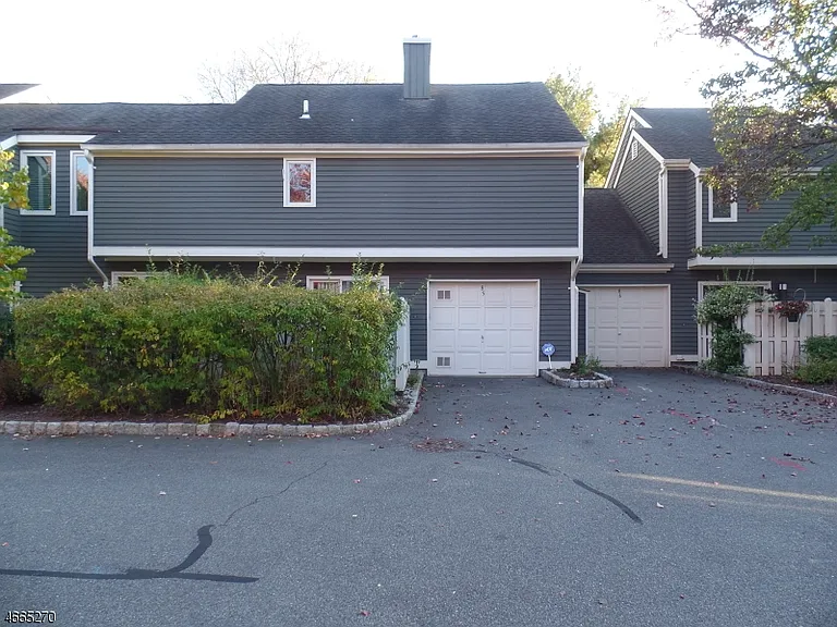 85 Village Dr — Photo 21