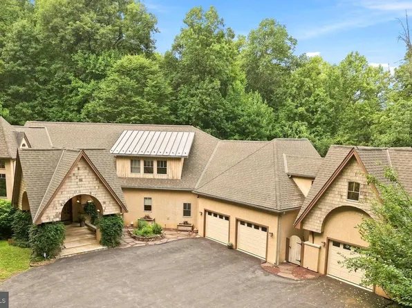 1741 Hilltop Rd, Spring City, PA 19475