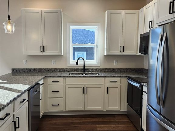 3rd image of 410 Finvold Street