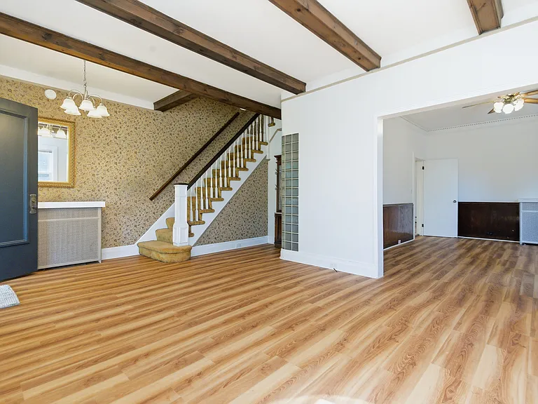 82 Quinby Ave — Photo 3