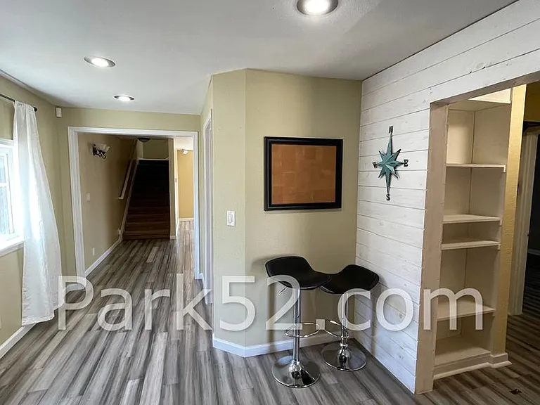808 S Oxford St — Photo 10