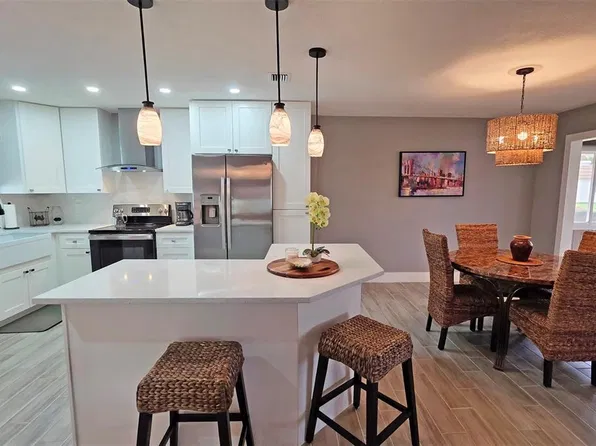 5468 RIVERBLUFF CIRCLE #V-40, SARASOTA, FL 34231
